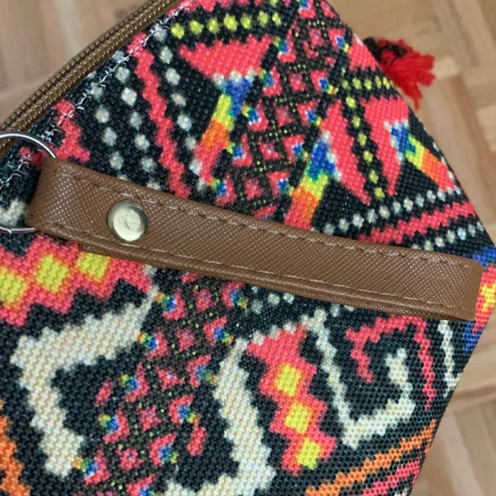 Wristlet Purse w/ Tassel Accents - Unworn / Never Used